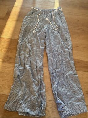 Cloth + Stone Linen blend pinstripe beach style pants with drawstring belt